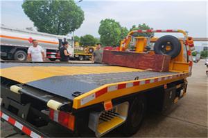 台江附近拖车电话号码服务